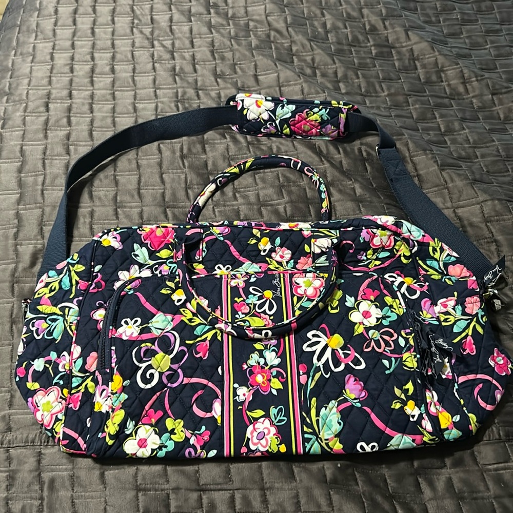 Excellent condition. Like new Vera Bradley travel bag.